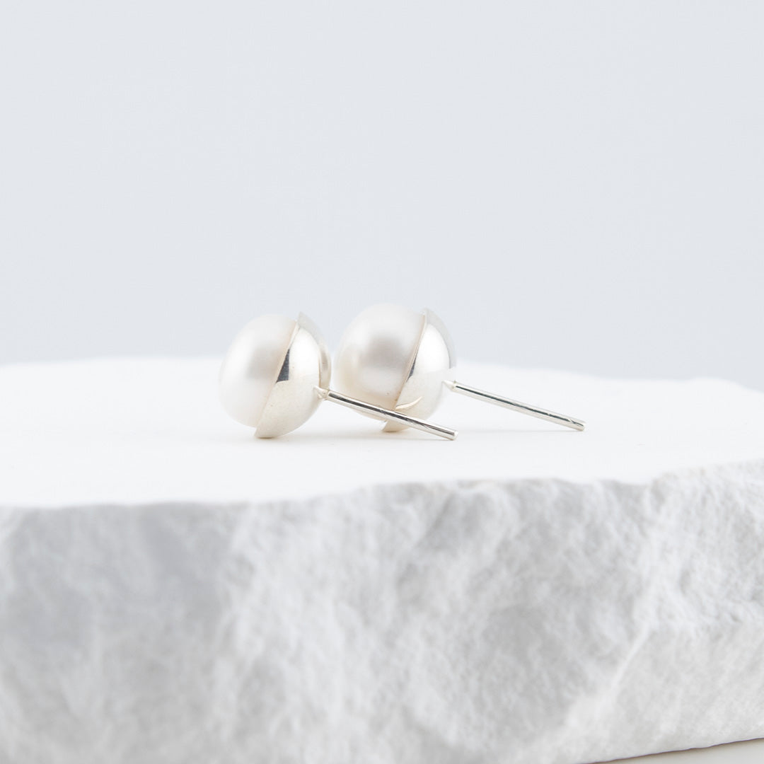 Earrings made of natural pearls and 950 silver