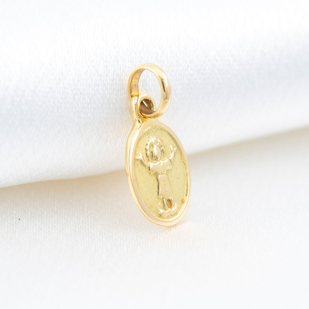 Divine Child Jesus pendant in 18k gold